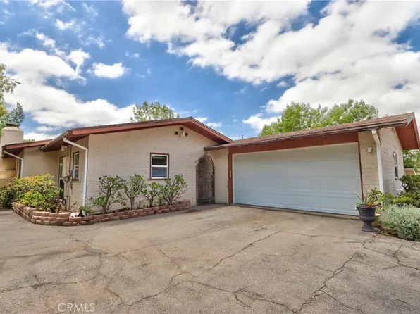 1645 S Hannalei Dr, Vista, CA 92083
