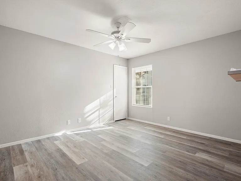 910 Duncan Ln #56 — Photo 11