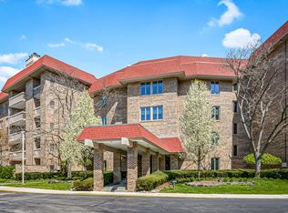 1250 Rudolph Rd APT 1C, Northbrook, IL 60062