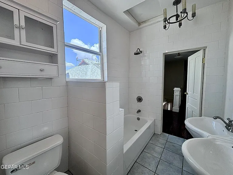 215 W Rio Grande Ave — Photo 18