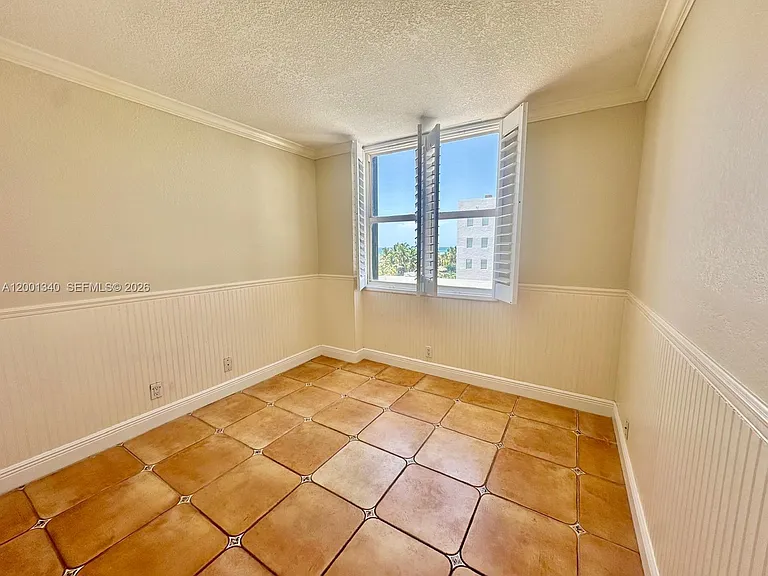 2555 Collins Ave #711 — Photo 8