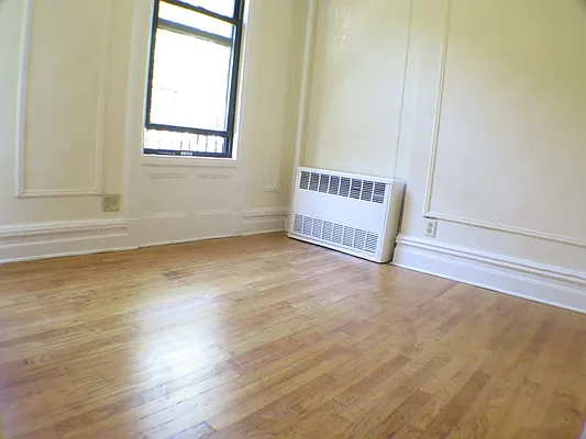 Rented by Glasser Realty LLC | media 16