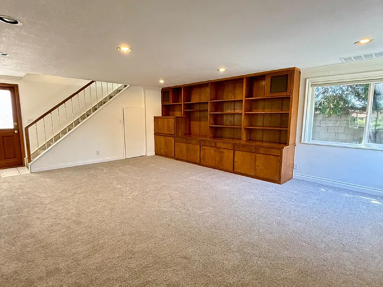 5220 Dresden Cir — Photo 13