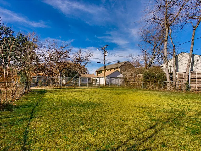 7619 Morton St — Photo 24