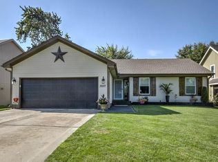 3937 SW Linden Ln, Lees Summit, MO 64082