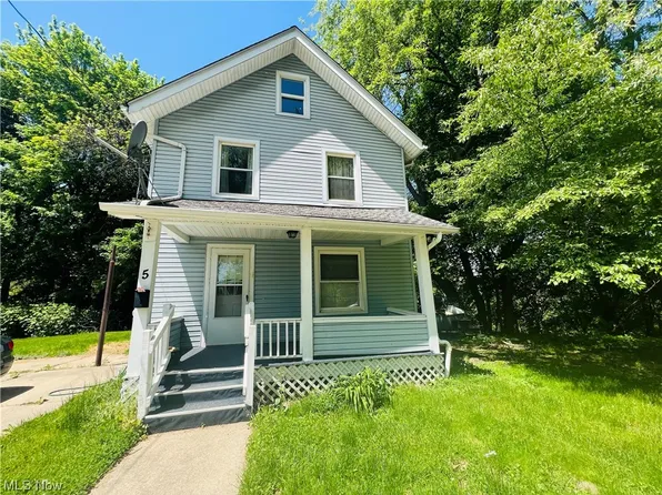 5 Howard Ct, Akron, OH 44303