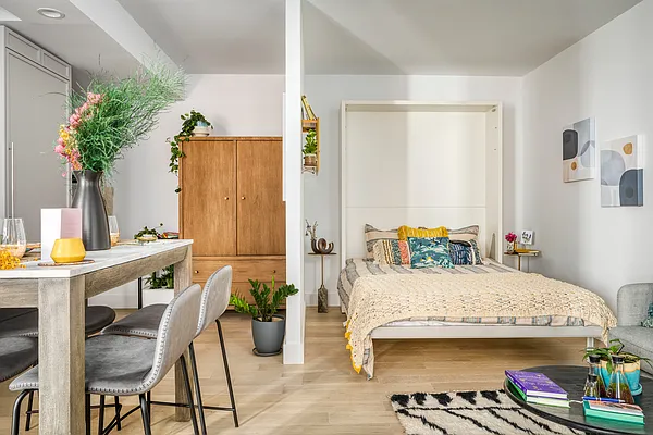 Sold by Compass | media 5