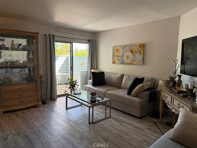 18411 Hatteras St — Photo 11