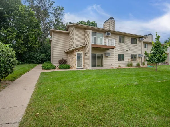 8811 Jasmine Ln, Eden Prairie, MN 55344