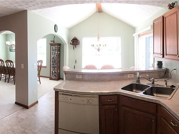 2nd image of 5415 Peachtree Ln