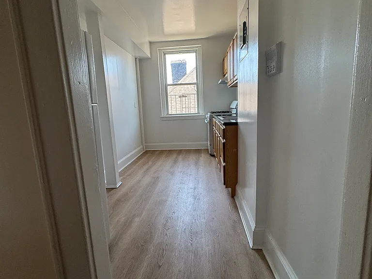 110 Waring Place — Photo 9