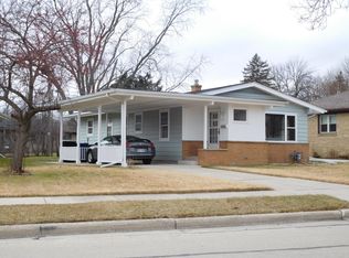 1026 Fairway Dr, Racine, WI 53405