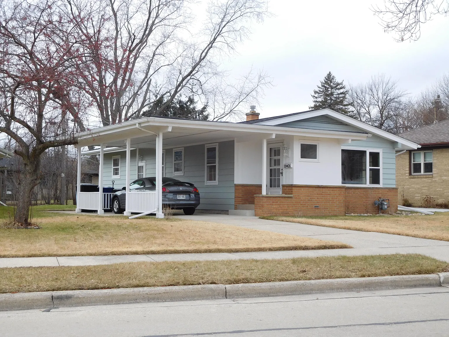 1026 Fairway Dr photo 1