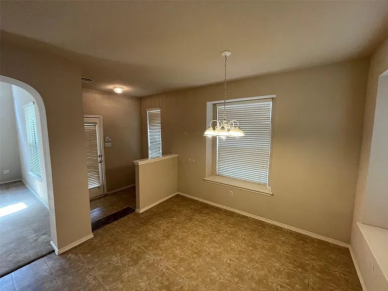 1211 Peyton Pl — Photo 10