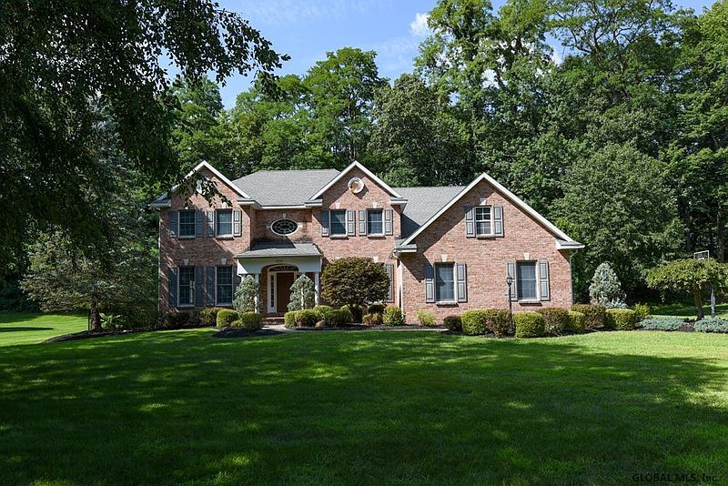 2nd image of 405 ELIZABETH Court