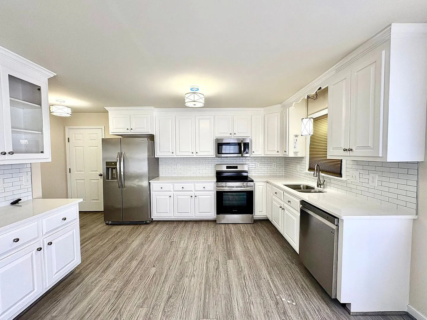 5613 Stockport Turn — Photo 4
