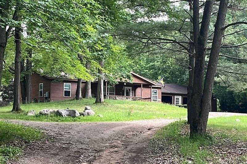 1st image of 942 Clare Ave