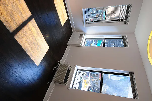 Rented by Metropolis Real Estate of Manhattan | media 15