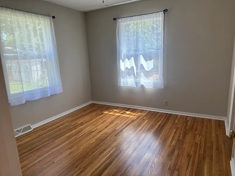 1308 E Alturas St — Photo 6