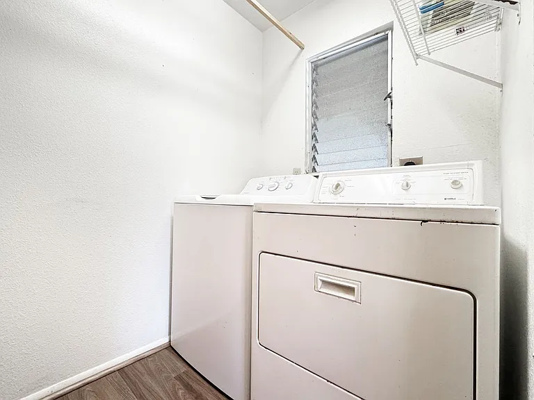608 Maluniu Ave — Photo 10