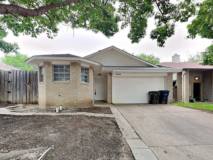 3104 Stonewall Ln — Photo 1