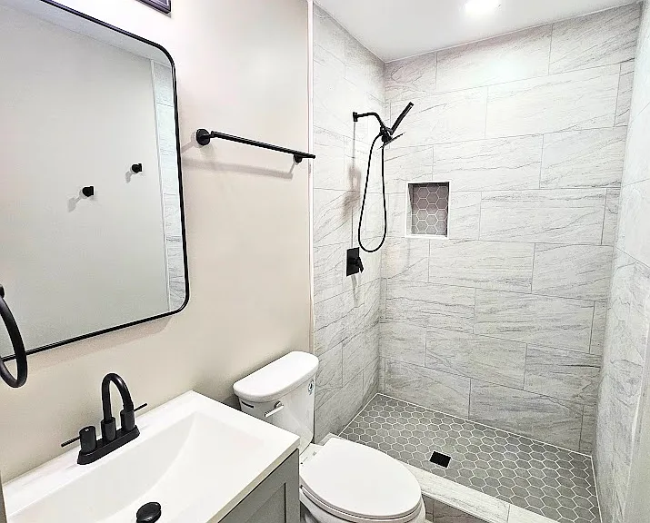 354 Windsor Dr SW — Photo 8