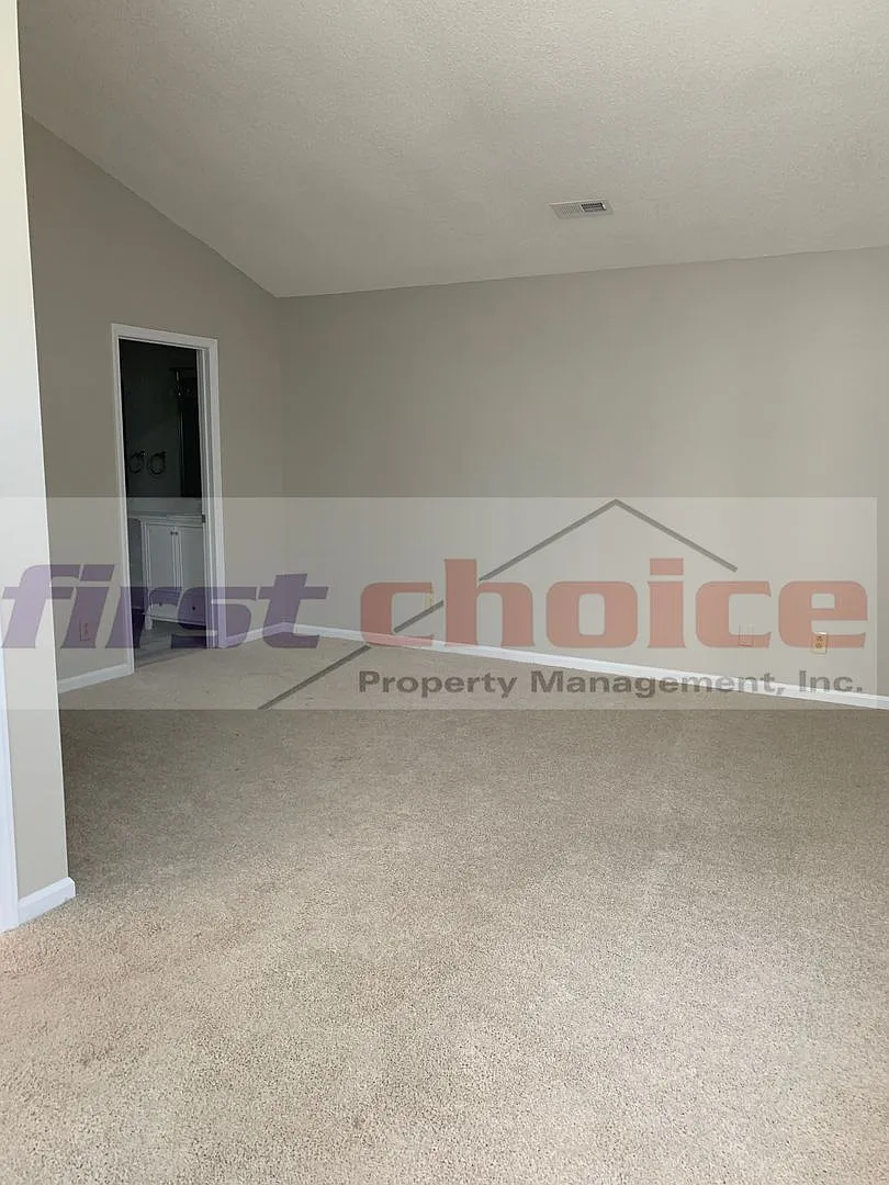 Building Photo - 1750 Ridgefield Ct