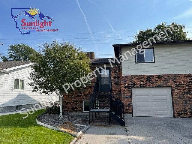 1st image of 2031 24th St W