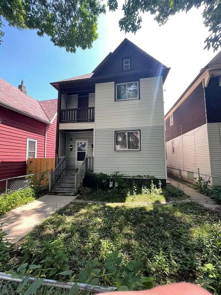 2 bed, 900 sqft, $1,200 — Photo 1