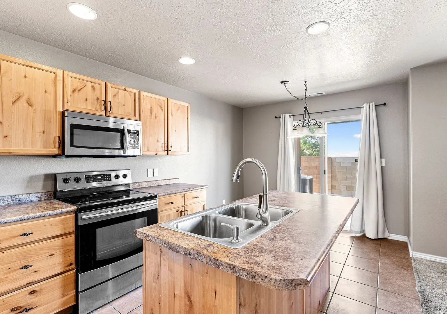 Desert Hills - Hidden Valley Townhome! — Photo 1