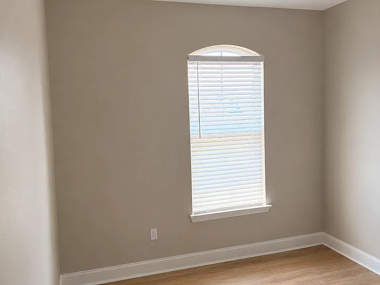 2798 Howard Ave #B — Photo 11