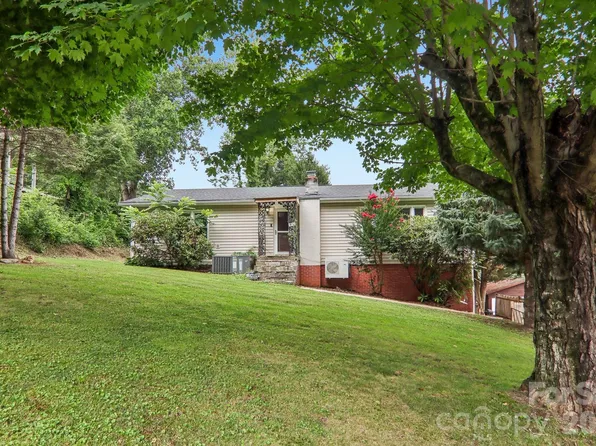 131 & 135 Boyd Ave, Waynesville, NC 28786
