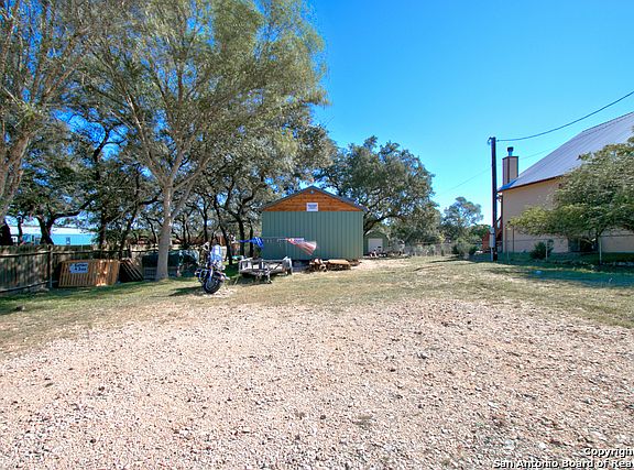 4th image of 1267 Hedgestone