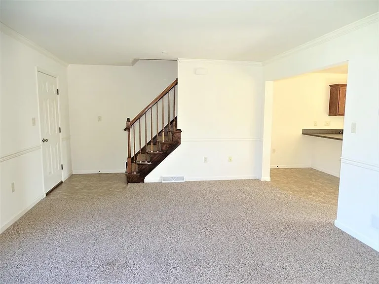 74 Gable Dr — Photo 2