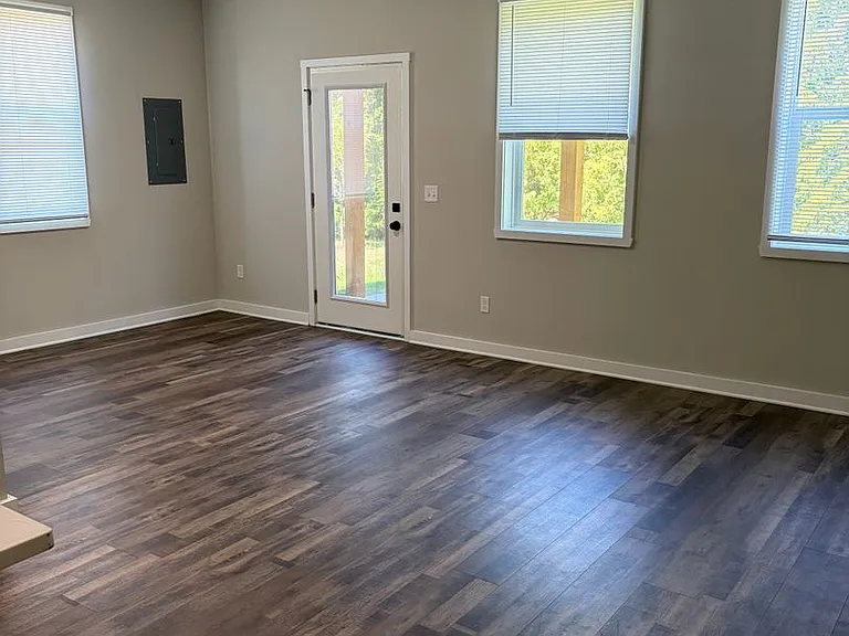 1324 S Main St — Photo 2