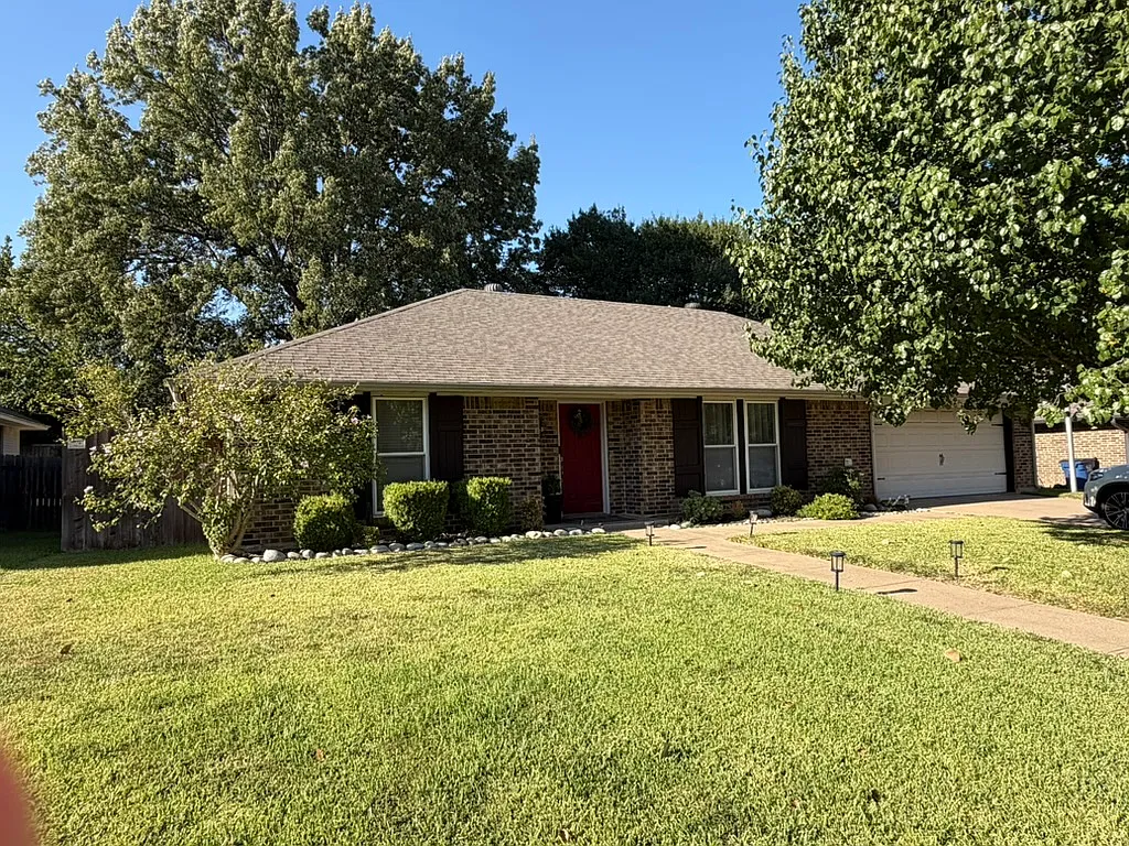 3 bed, 1681 sqft, $3,800 — Photo 1