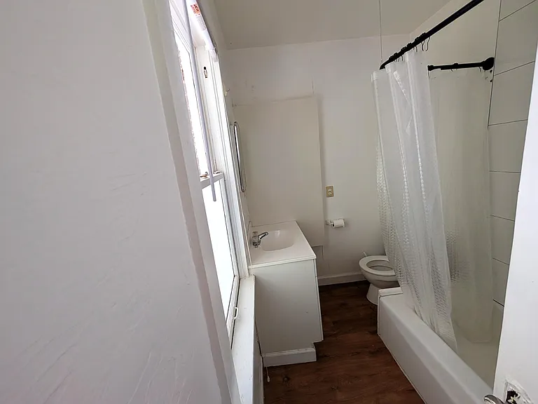 818 W Symmes St #818 — Photo 10