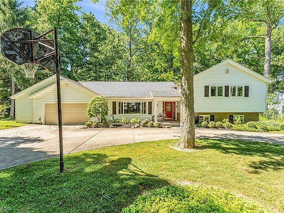 2nd image of 6821 Thornapple Rd