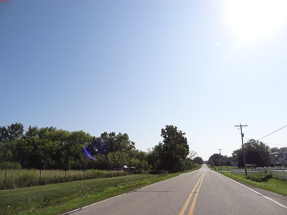 4th image of 27900 E Main Dr