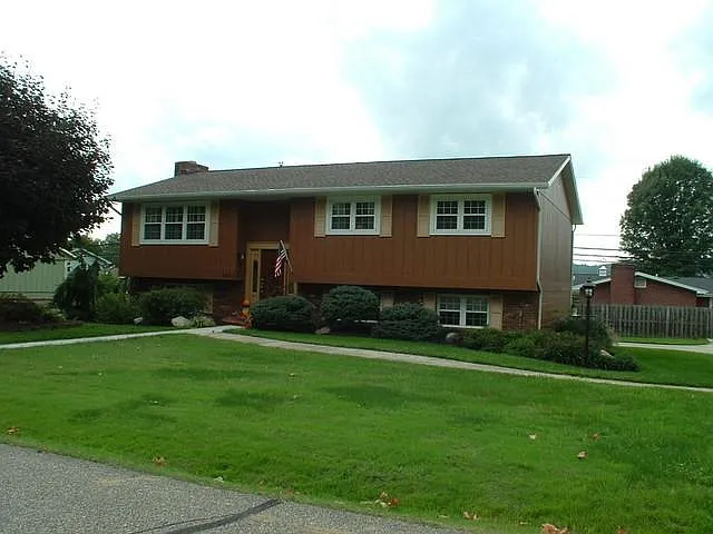8653 Avalon Dr photo 1