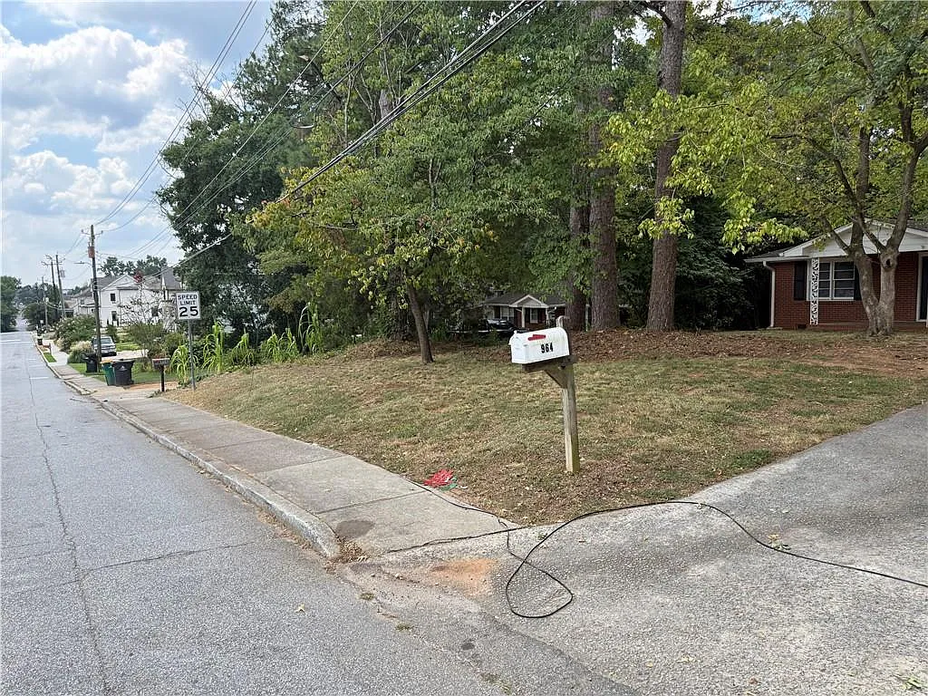 2 bed, 1.0 bath, 900 sqft, $2,100 — Photo 4