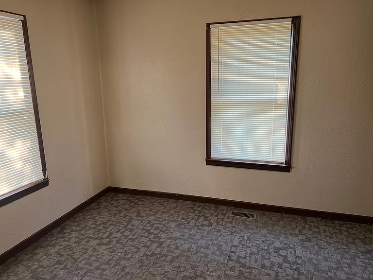 710 N Madison St — Photo 6