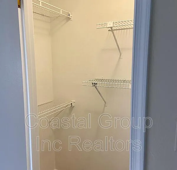 910 Jay Are Ct — Photo 13