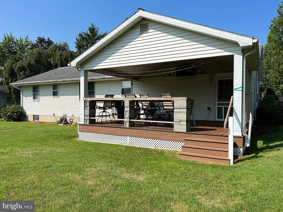 2nd image of 1003 Forge Rd