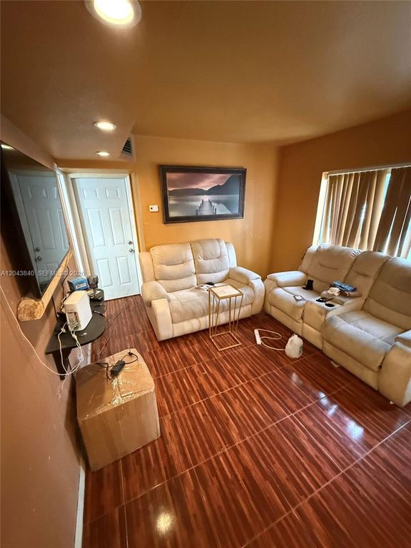15505 Hayes Ln, Homestead, FL - View 3