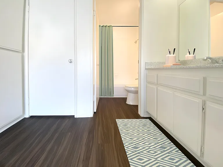 Amberwood Villas Apartments — Photo 7