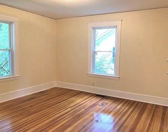 5th image of 34 Melville Ave #1