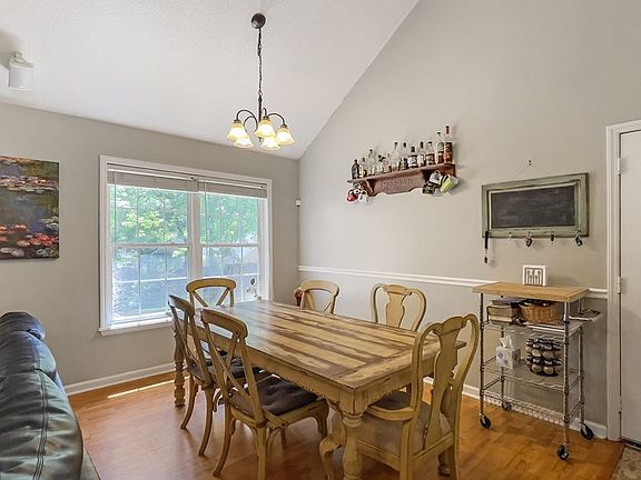 4th image of 105 Laurel Ridge Way