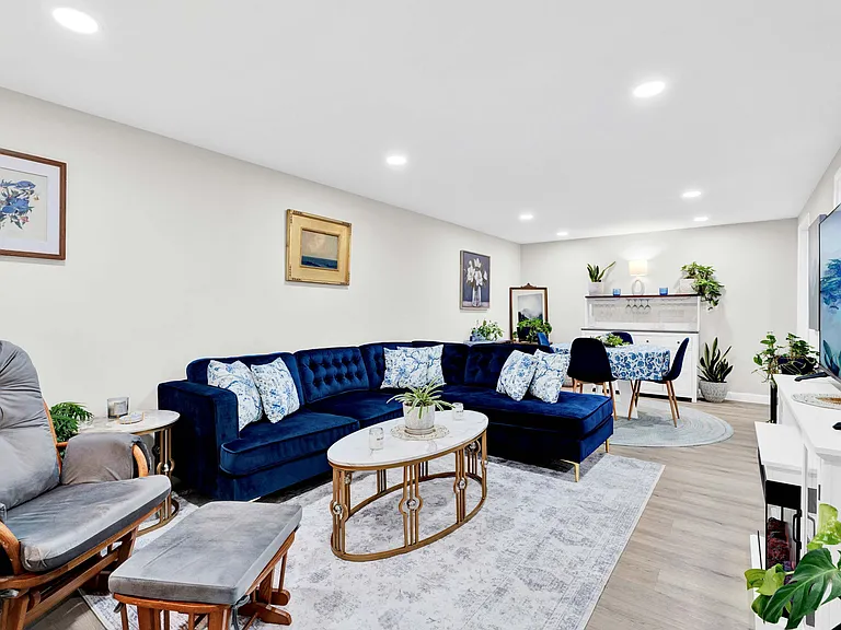Heathmore Villas Apartments — Photo 8