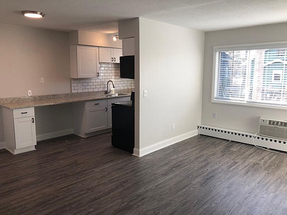 3rd image of 639 23rd Ave NE APT 26